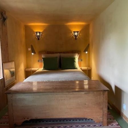 Au Rocher De Combieres Mandailles-Saint-Julien Экстерьер фото